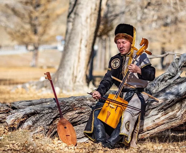 Изображение статьи Фотопутешествие на Горный Алтай из Москвы, золотая осень, 7 дней. Личный опыт Туры России