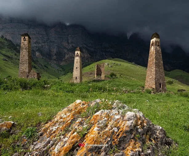 Изображение статьи Экскурсия из Владикавказа: Башенный Комплекс Ний  Туры России