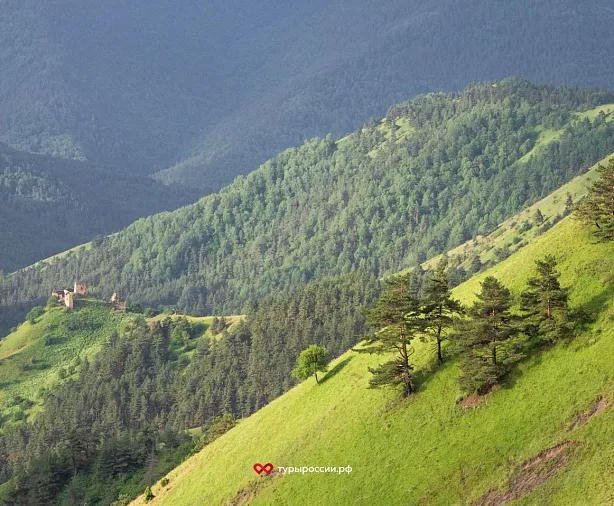 Изображение статьи Экскурсия из Владикавказа: Храм Тхаба-Ерды Туры России