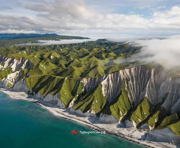 Изображение статьи Итуруп: Белые Скалы Туры России