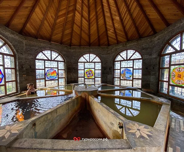 Изображение статьи Горячие источники и целебные грязи Итурупа Туры России