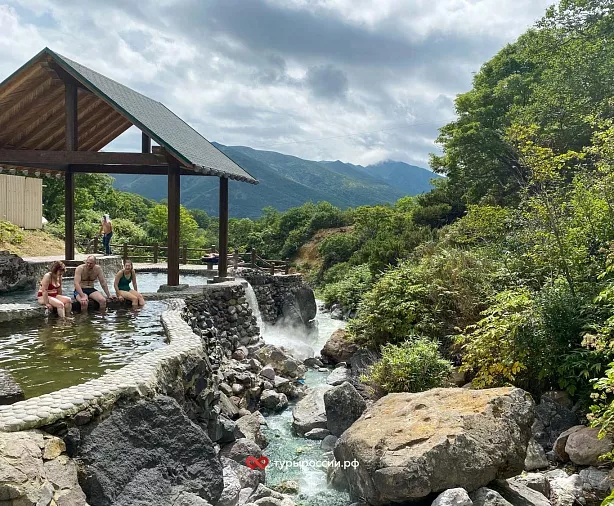 Изображение статьи Горячие источники и целебные грязи Итурупа Туры России