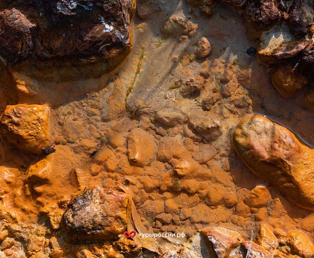 Изображение статьи Горячие источники и целебные грязи Итурупа Туры России