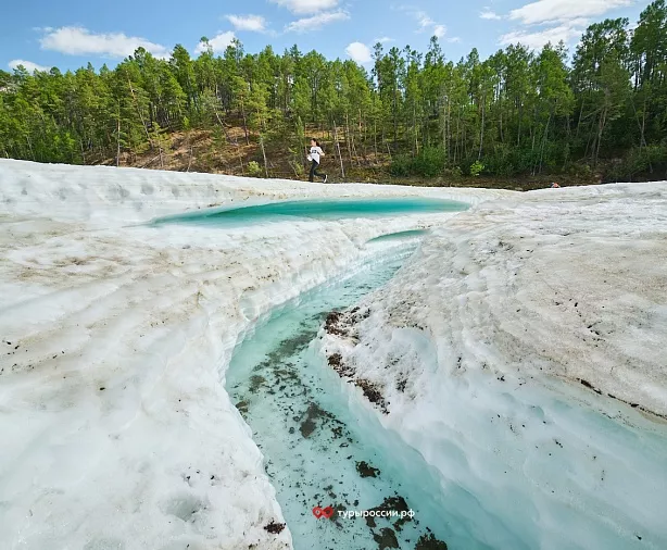 Изображение статьи Однодневная экскурсия из Якутска на Ледник Булуус: как добраться, что посмотреть, полезные советы Туры России