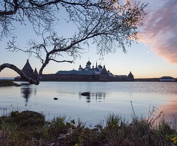 Изображение статьи Соловецкие острова: как добраться, где жить и что посмотреть Туры России