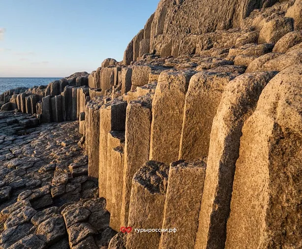 Изображение статьи Мыс Столбчатый: каменная симфония Кунашира Туры России