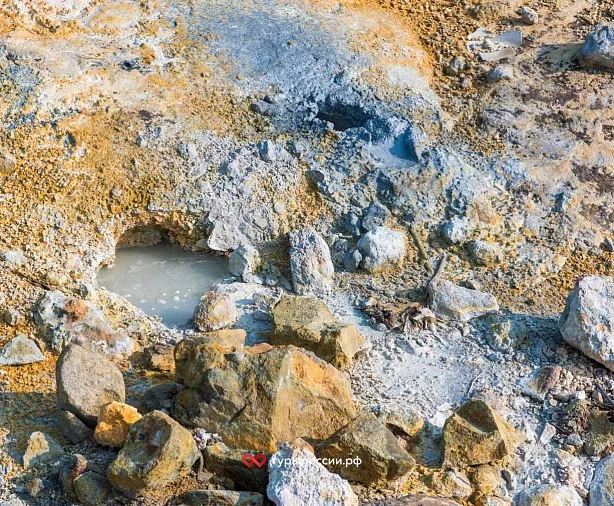 Изображение статьи Горячие источники и целебные грязи Итурупа Туры России