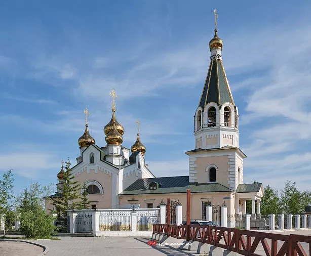 Изображение статьи Город Якутск — самые интересные места. Какие экскурсии можно посетить за 1 день Туры России