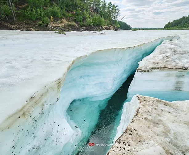 Изображение статьи Однодневная экскурсия из Якутска на Ледник Булуус: как добраться, что посмотреть, полезные советы Туры России