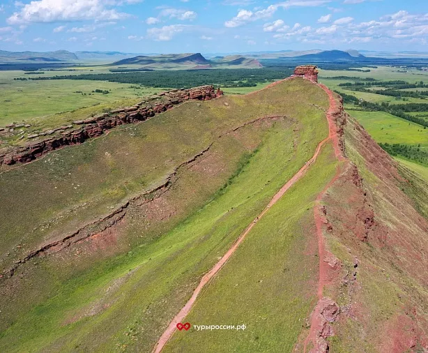 Изображение статьи Однодневная экскурсия из Абакана в музей-заповедник Сундуки Туры России