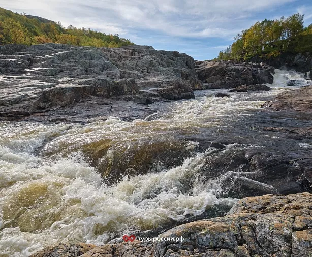 Изображение статьи Водопады Кольского полуострова: Мельничный Каскад на реке Титовка Туры России