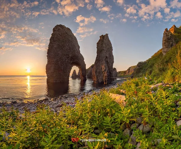 Изображение статьи Отдых на Курильских островах: как добраться, где жить, что посмотреть Туры России