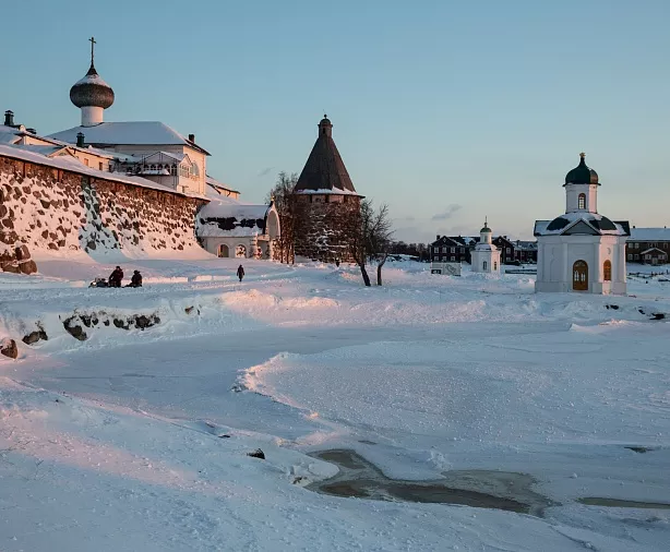 Изображение статьи Соловецкие острова: как добраться, где жить и что посмотреть Туры России