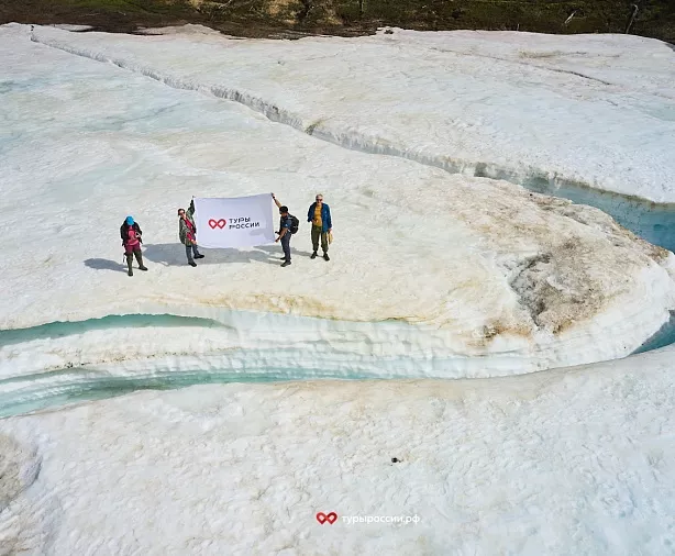 Изображение статьи Однодневная экскурсия из Якутска на Ледник Булуус: как добраться, что посмотреть, полезные советы Туры России