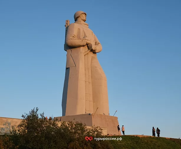 Изображение статьи Мурманск — как добраться, где жить, что посмотреть Туры России