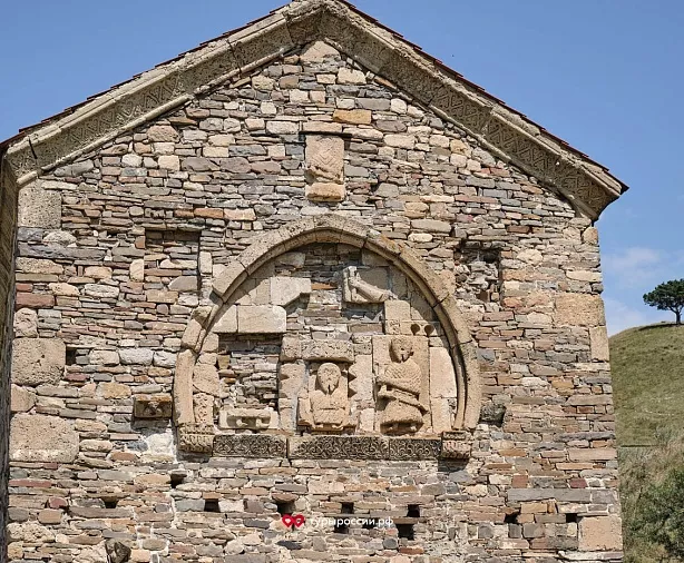 Изображение статьи Экскурсия из Владикавказа: Храм Тхаба-Ерды Туры России