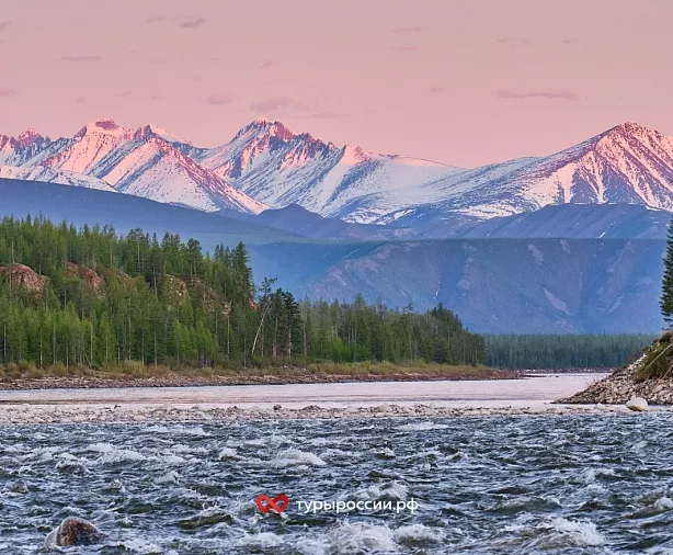 Изображение статьи Экспедиция на Индигирку: путешествие в сердце дикой Якутии с целью фотографирования пейзажа Туры России