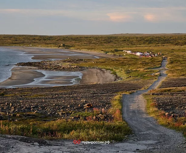 Изображение статьи Туристический маршрут на Полуостров Средний и Рыбачий – как добраться и что посмотреть Туры России