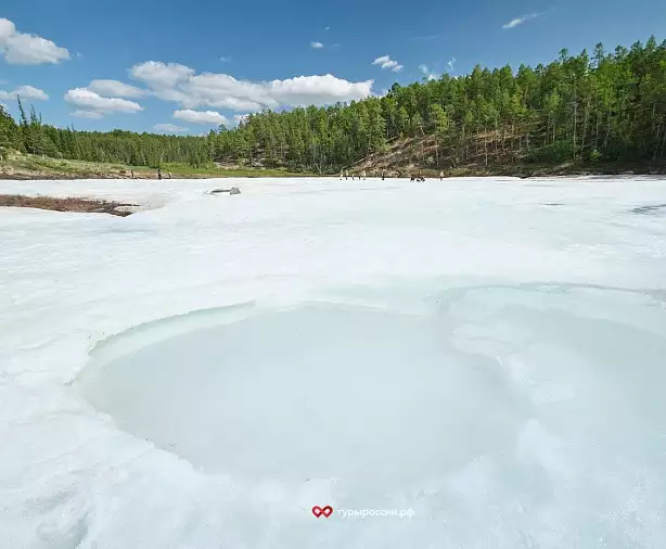Изображение статьи Однодневная экскурсия из Якутска на Ледник Булуус: как добраться, что посмотреть, полезные советы Туры России