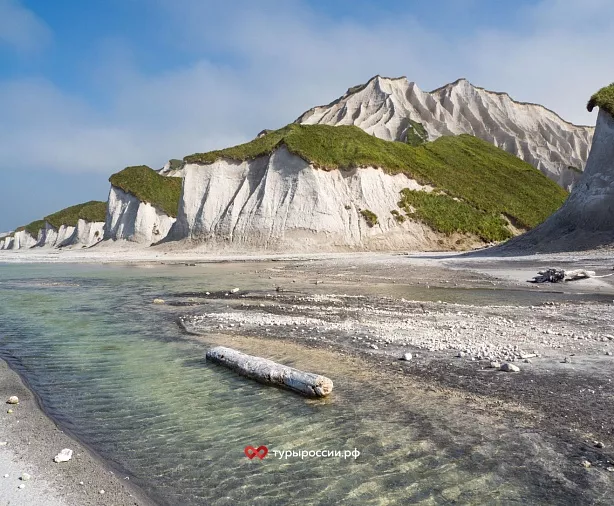 Изображение статьи Итуруп: Белые Скалы Туры России