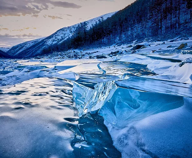 Изображение статьи Якутия: Зимняя Экспедиция по льду реки Индигирка Туры России