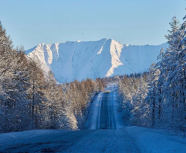Изображение статьи Якутия: Зимняя Экспедиция по льду реки Индигирка Туры России