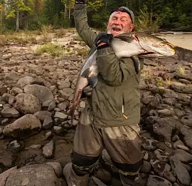 Тур Рыбалка на трофейного тайменя на реке Алгама