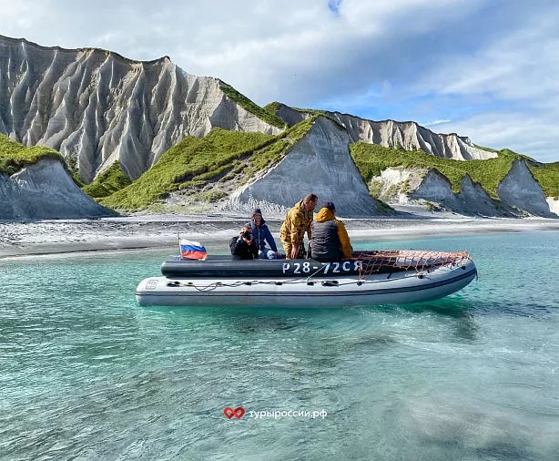 Изображение статьи Итуруп: Белые Скалы Туры России
