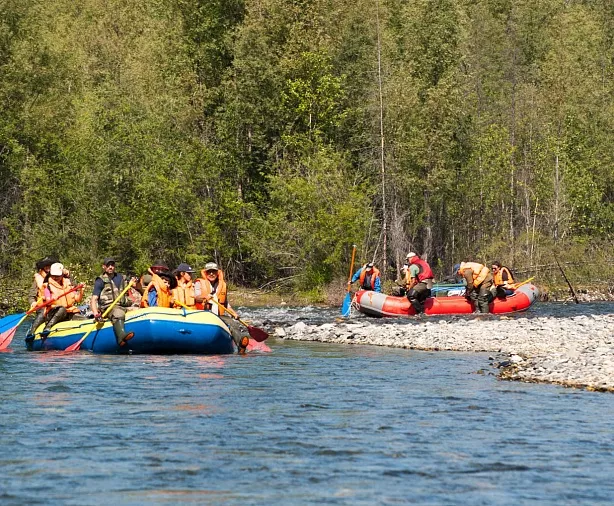 Изображение статьи Экскурсия из Магадана – посещение Хетинских Столбов Туры России