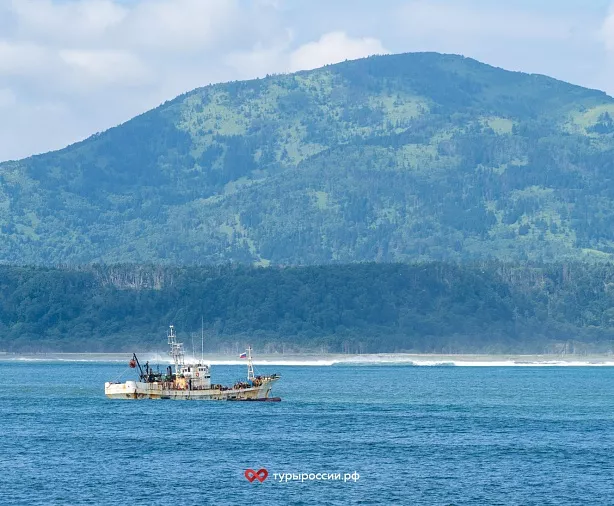 Изображение статьи Отдых на Курильских островах: как добраться, где жить, что посмотреть Туры России
