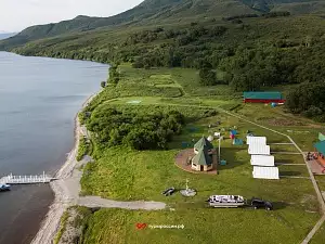 Медведи на Курильском озере