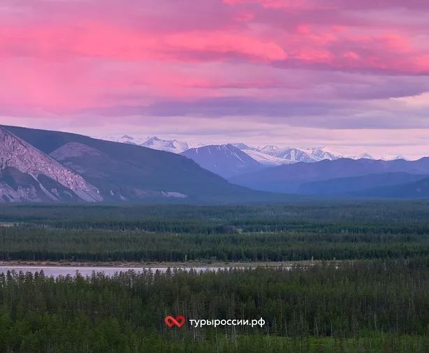 Изображение статьи Экспедиция на Индигирку: путешествие в сердце дикой Якутии с целью фотографирования пейзажа Туры России