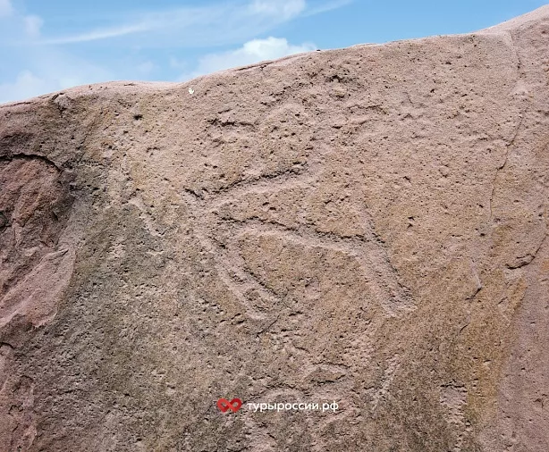 Изображение статьи Наскальные изображения на плитах курганов Хакасии Туры России