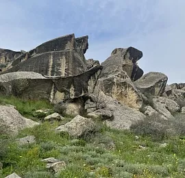 Тур Азербайджан. 4 дня притяжения: история, современность, море и кухня.