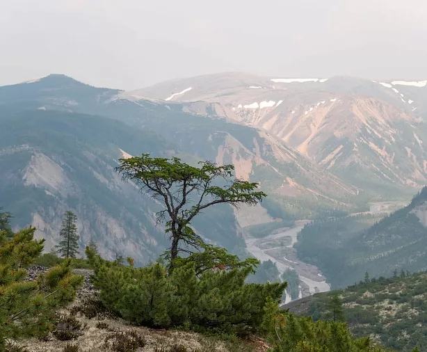 Изображение статьи Экскурсия из Магадана – посещение Хетинских Столбов Туры России