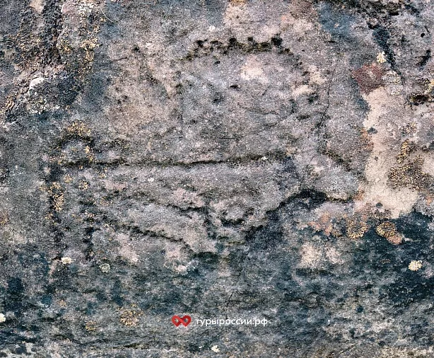 Изображение статьи Наскальные изображения на плитах курганов Хакасии Туры России