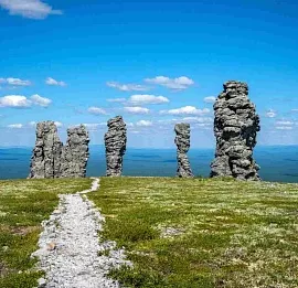 Тур Маньпупунер и перевал Дятлова: поход с вертолетом