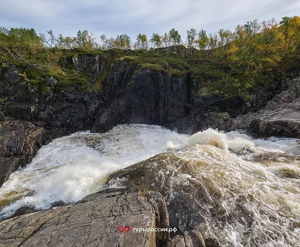 Изображение статьи Водопады Кольского полуострова: Мельничный Каскад на реке Титовка Туры России